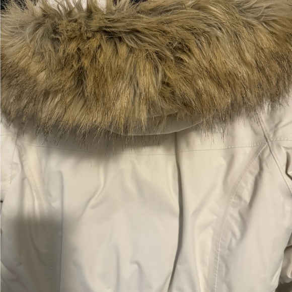 Women’s The North Face down parka - Picture 3 of 9